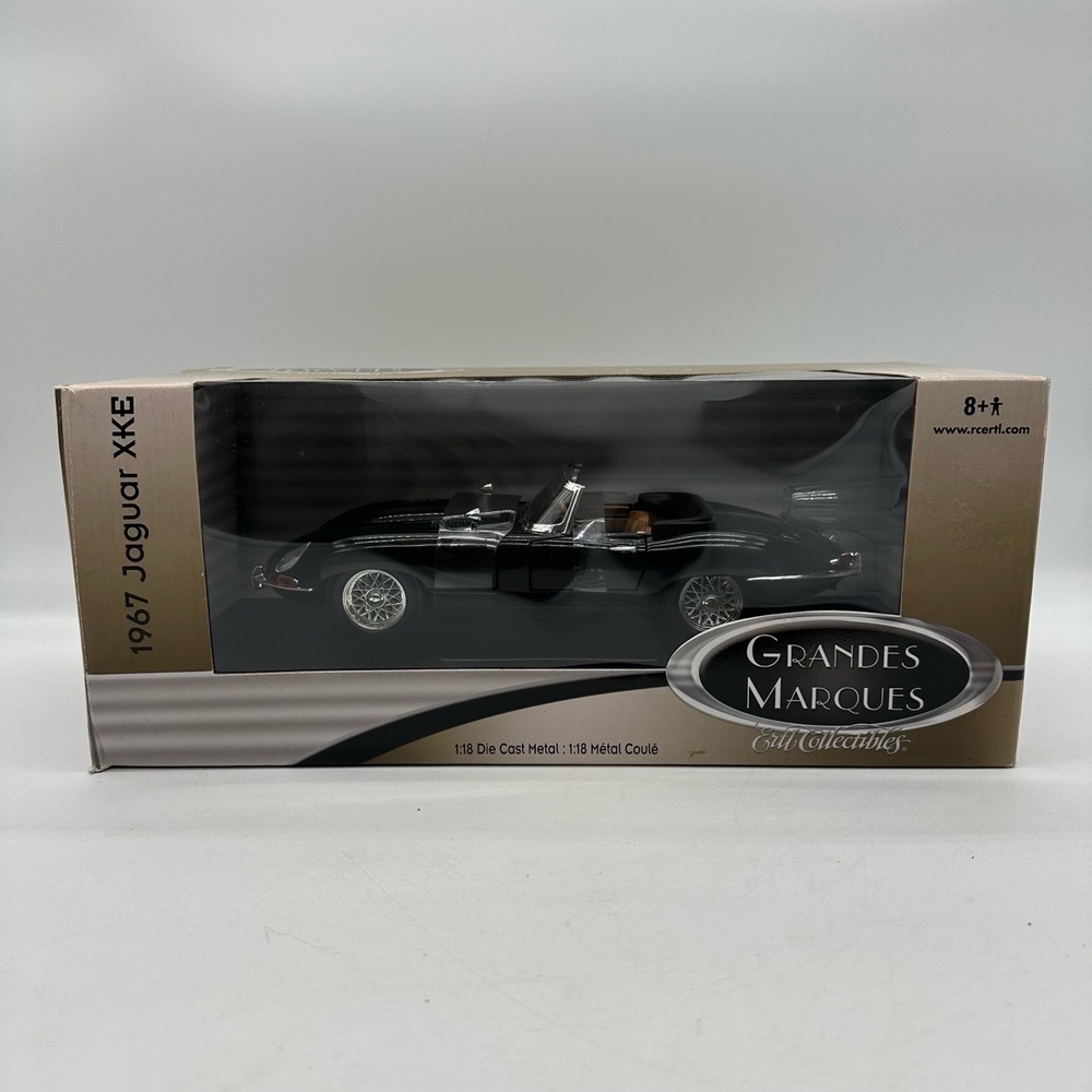 ERTL 33715A Grandes Marques‎ Black 1967 Jaguar XKE E-Type 1/18 DieCast Metal Car